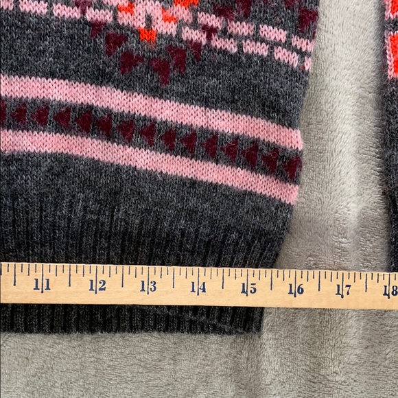 J.CREW | XXS WOMENS |  WOOL SWEATER in GREY BOLD` GEOMETRIC PATTERN 77366 - Picture 5 of 10